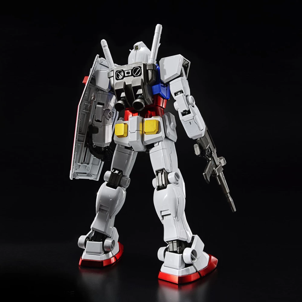 PG 1/60 RX-78-2 TITANIUM FINISH GUNDAM BASE LIMITED – Image 4