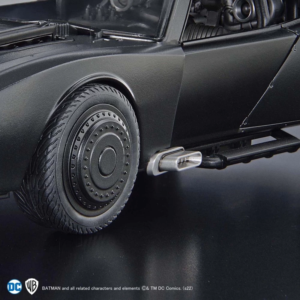 1/35 BATMOBILE (THE BATMAN VER.)