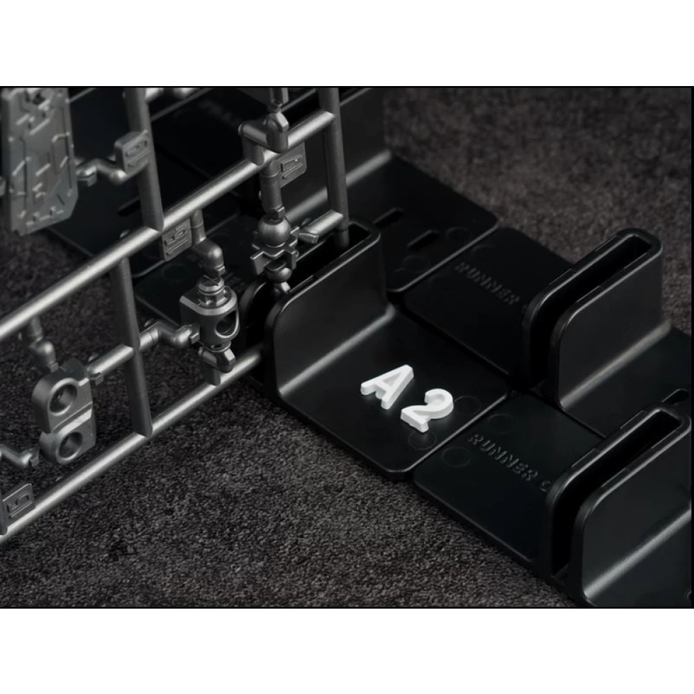 Runner clip